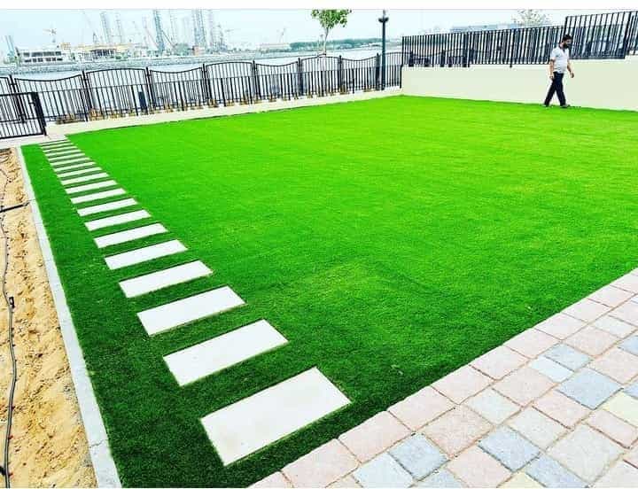 العشب الصناعي — تنسيق حدائق