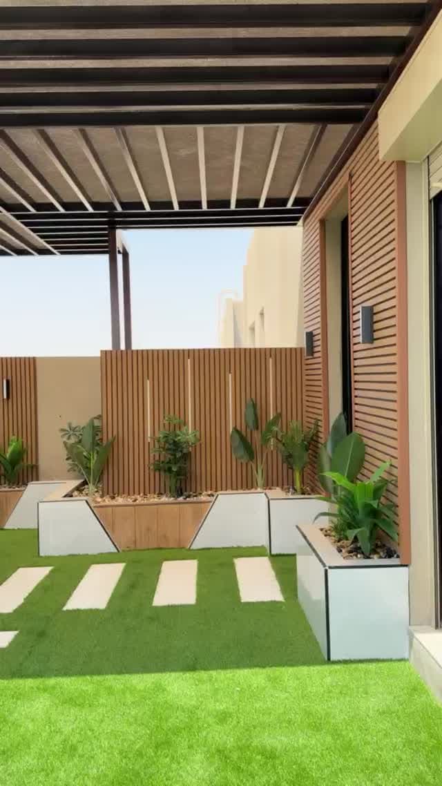 فيديو تنسيق سطح فيلا بغرفة زجاجية وشلال في جدة - 1